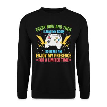 Gaming Design for Gamer - Unisex Sweatshirt - black - Front - Alina (178cm) & Michal (187cm)