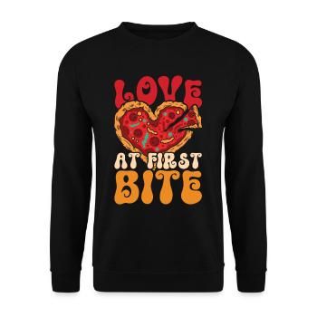 Pizzabäcker Love At First Bite - Unisex Pullover - Schwarz - Vorne - Alina (178cm) & Michal (187cm)