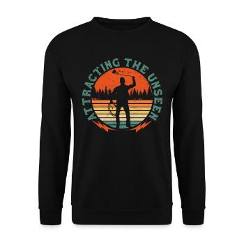 Magnet Fishing Metal Fishing Attracting The Unseen - Unisex Sweatshirt - black - Front - Alina (178cm) & Michal (187cm)