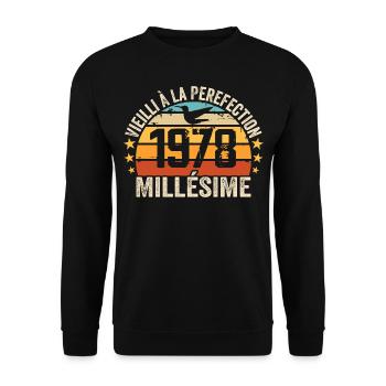 Jahrgang 1978 Retro 1978 Geburtstagsgeschenk - Unisex Pullover - Schwarz - Vorne - Alina (178cm) & Michal (187cm)
