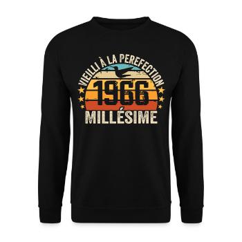 Jahrgang 1966 Retro 1966 Geburtstagsgeschenk - Unisex Pullover - Schwarz - Vorne - Alina (178cm) & Michal (187cm)
