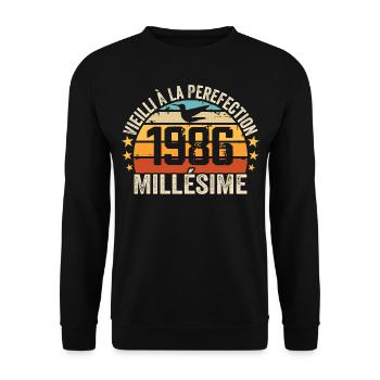 Vintage 1986 Retro 1986 Birthday Gift - Unisex Sweatshirt - black - Front - Alina (178cm) & Michal (187cm)