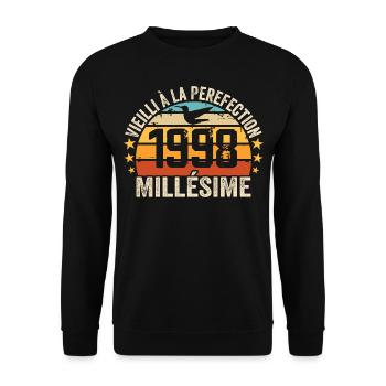 Jahrgang 1998 Retro Geburtstagsgeschenk 1998 - Unisex Pullover - Schwarz - Vorne - Alina (178cm) & Michal (187cm)