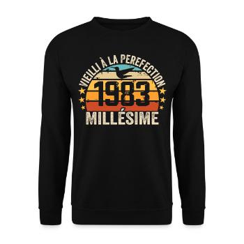 Jahrgang 1983 Retro 1983 Geburtstagsgeschenk - Unisex Pullover - Schwarz - Vorne - Alina (178cm) & Michal (187cm)