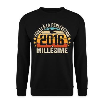 Millésime 2016 Cadeau D’anniversaire Rétro 2016 - Sweat-shirt Unisexe - noir - Devant - Alina (178cm) & Michal (187cm)