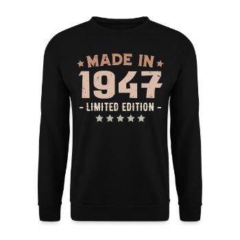 Made in 1947 Vintage 1947 Anniversary Gift - Unisex Sweatshirt - black - Front - Alina (178cm) & Michal (187cm)