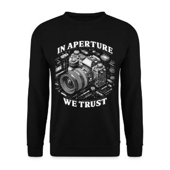 Fotograf Fotografie In aperture We trust - Unisex Pullover - Schwarz - Vorne - Alina (178cm) & Michal (187cm)