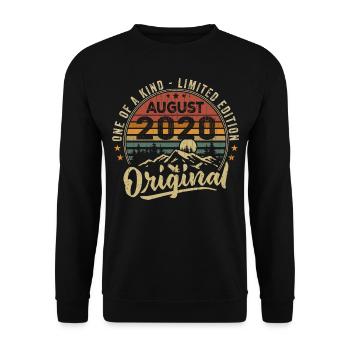 August 2020 Geburtstagsgeschenk 2020 Legenden August - Unisex Pullover - Schwarz - Vorne - Alina (178cm) & Michal (187cm)
