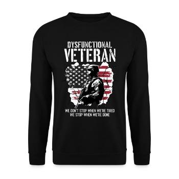 Dysfunktionaler Veteran - Unisex Pullover - Schwarz - Vorne - Alina (178cm) & Michal (187cm)