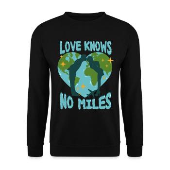 Long-Distance Relationship Love Knows No Miles - Unisex Sweatshirt - black - Front - Alina (178cm) & Michal (187cm)