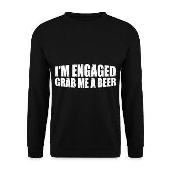 I'm Engaged Grab Me A Beer 8 - Unisex Pullover - Schwarz - Vorne - Alina (178cm) & Michal (187cm)