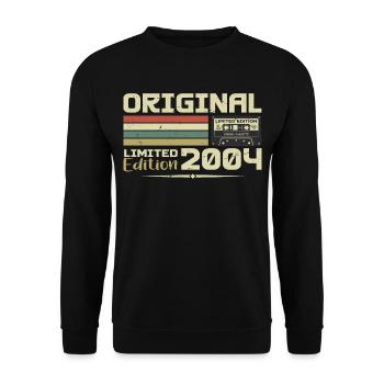 Retro 2004 Birthday Gift Born in 2004 Original - Unisex Sweatshirt - black - Front - Alina (178cm) & Michal (187cm)