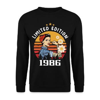 Retro Birth Year 1986 Vintage Birthday 1986 - Unisex Sweatshirt - black - Front - Alina (178cm) & Michal (187cm)