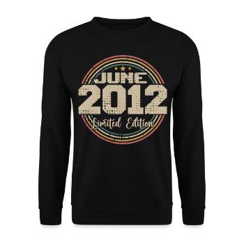Born in June 2012 Birthday 12012 June 2012 June - Unisex Sweatshirt - black - Front - Alina (178cm) & Michal (187cm)