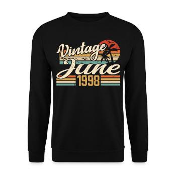 Juni 1998 Geburtstag 1998 Retro 1998 Juni 1998 - Unisex Pullover - Schwarz - Vorne - Alina (178cm) & Michal (187cm)