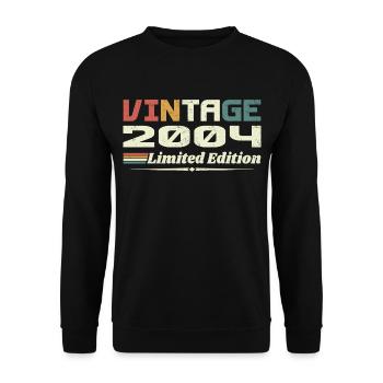 Jahrgang 2004 Geschenk 2004 Geburtstag 2004 Retro - Unisex Pullover - Schwarz - Vorne - Alina (178cm) & Michal (187cm)