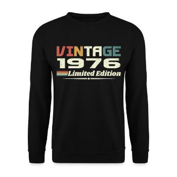 Jahrgang 1976 Geschenk 1976 Geburtstag 1976 Retro - Unisex Pullover - Schwarz - Vorne - Alina (178cm) & Michal (187cm)