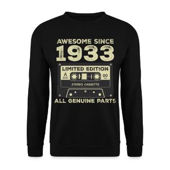 1933 Birthday Born In 1933 Vintage Retro - Unisex Sweatshirt - black - Front - Alina (178cm) & Michal (187cm)