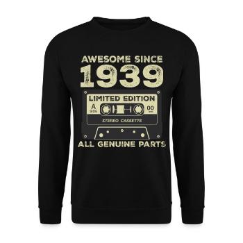 1939 Birthday Born In 1939 Vintage Retro - Unisex Sweatshirt - black - Front - Alina (178cm) & Michal (187cm)