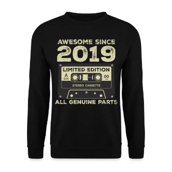2019 Birthday Born in 2019 Vintage Retro - Unisex Sweatshirt - black - Front - Alina (178cm) & Michal (187cm)