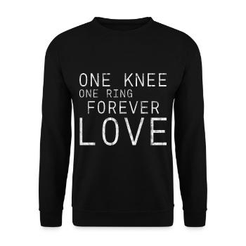 One Knee One Ring Forever Love 3 - Unisex Pullover - Schwarz - Vorne - Alina (178cm) & Michal (187cm)