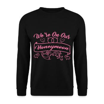We're On Our Honeymoon 5 - Unisex Pullover - Schwarz - Vorne - Alina (178cm) & Michal (187cm)