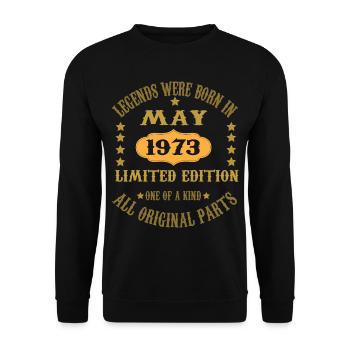 Les légendes sont nées en mai 1973 - Sweat-shirt Unisexe - noir - Devant - Alina (178cm) & Michal (187cm)