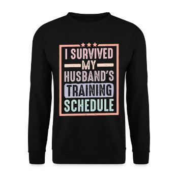 I Survived My Husband's Training Schedule 15 - Unisex Pullover - Schwarz - Vorne - Alina (178cm) & Michal (187cm)