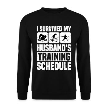 I Survived My Husband's Training Schedule 16 - Unisex Pullover - Schwarz - Vorne - Alina (178cm) & Michal (187cm)