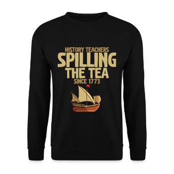 History Teachers Spilling The Tea Since 1773 2 - Unisex Pullover - Schwarz - Vorne - Alina (178cm) & Michal (187cm)