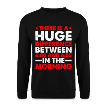 There is a difference between 6:00 and 6:05 - Unisex Sweatshirt - black - Front - Alina (178cm) & Michal (187cm)