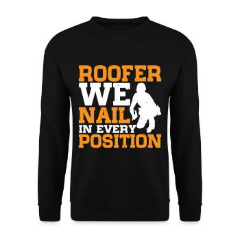 Roofer We Nail In Every Position 2 - Unisex Pullover - Schwarz - Vorne - Alina (178cm) & Michal (187cm)