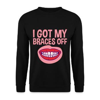 I Got My Braces Off 4 - Unisex Pullover - Schwarz - Vorne - Alina (178cm) & Michal (187cm)