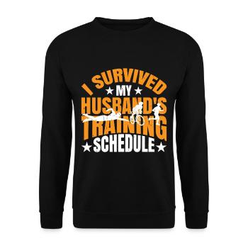 I Survived My Husband's Training Schedule 21 - Unisex Pullover - Schwarz - Vorne - Alina (178cm) & Michal (187cm)