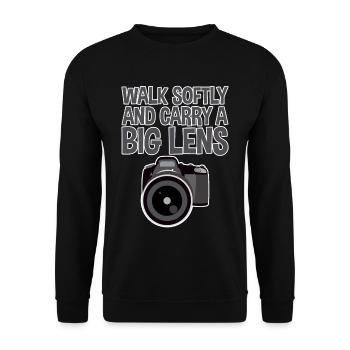 Marchez doucement et portez une grande lentille 2 - Sweat-shirt Unisexe - noir - Devant - Alina (178cm) & Michal (187cm)