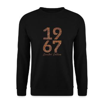 "Vintage 1967: Limited Edition in Rust Look" - Unisex Sweatshirt - black - Front - Alina (178cm) & Michal (187cm)