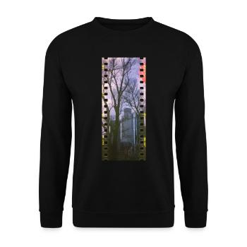 Frankfurt Skyline Panorama - Unisex Pullover - Schwarz - Vorne - Alina (178cm) & Michal (187cm)