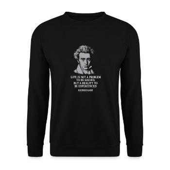Zitat von Søren Kierkegaard: - Unisex Pullover - Schwarz - Vorne - Alina (178cm) & Michal (187cm)