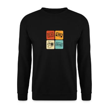 Oldschool Kostüm mit Retro Kassette - Unisex Pullover - Schwarz - Vorne - Alina (178cm) & Michal (187cm)