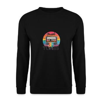 Pride Tunes Retro Cassette Design - Unisex Pullover - Schwarz - Vorne - Alina (178cm) & Michal (187cm)