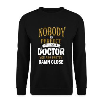 Arzt Doktor Medizin Chirurg Mediziner Geschenk - Unisex Pullover - Schwarz - Vorne - Alina (178cm) & Michal (187cm)