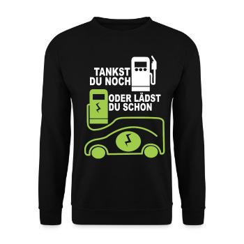 Lustiges Elektro Tankstelle Auto Bild mit Spruch. - Unisex Pullover - Schwarz - Vorne - Alina (178cm) & Michal (187cm)