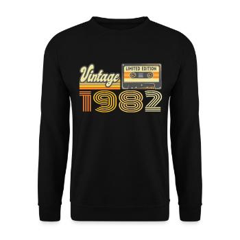 Vintage 1982 Kassette Mixtape - 38. Geburtstag - Unisex Pullover - Schwarz - Vorne - Alina (178cm) & Michal (187cm)