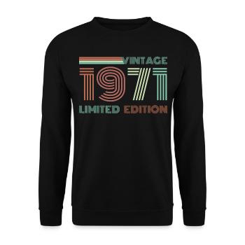 1971 Geburtsjahr Geburtstag Geburt geboren - Unisex Pullover - Schwarz - Vorne - Alina (178cm) & Michal (187cm)