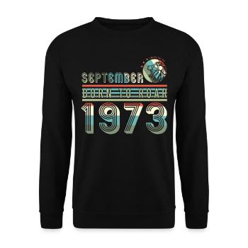 Lion In September 1973 Vintage - Unisex Sweatshirt - black - Front - Alina (178cm) & Michal (187cm)