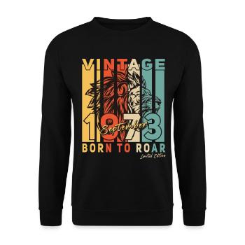1973 In September Vintage Lion - Unisex Sweatshirt - black - Front - Alina (178cm) & Michal (187cm)