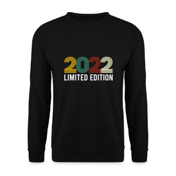 Vintage Limited Edition 2022 Birthday Birth Year - Unisex Sweatshirt - black - Front - Alina (178cm) & Michal (187cm)