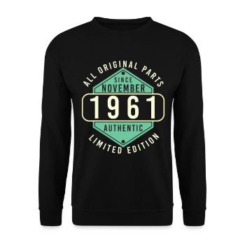1961 Im November Limitiert Geschenk - Unisex Pullover - Schwarz - Vorne - Alina (178cm) & Michal (187cm)