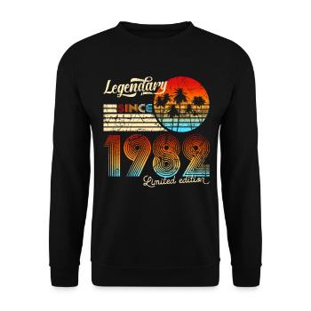39th Birthday Gift Vintage Legendary Since 1982 - Unisex Pullover - Schwarz - Vorne - Alina (178cm) & Michal (187cm)