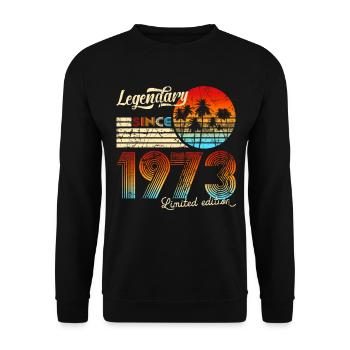 48th Birthday Gift Vintage Legendary Since 1973 - Unisex Pullover - Schwarz - Vorne - Alina (178cm) & Michal (187cm)